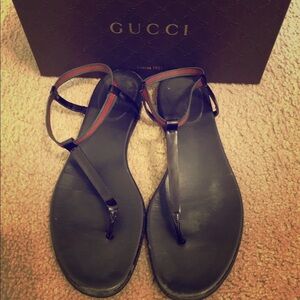 Gucci thong sandals size 40 1/2